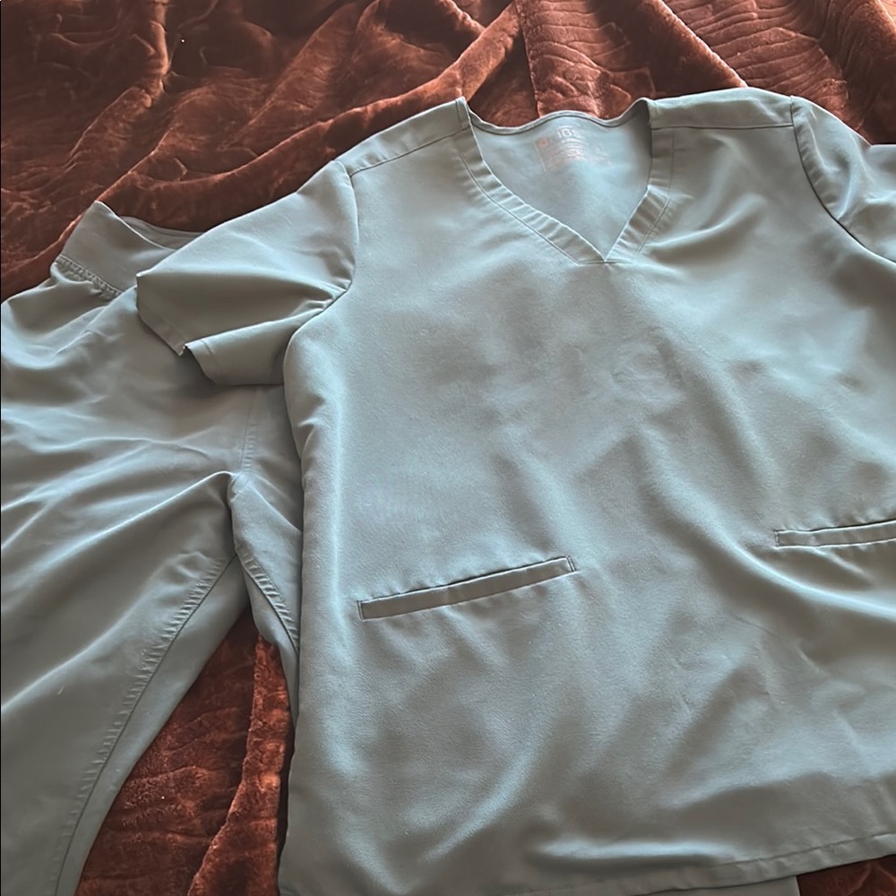Figs Teal scrub set